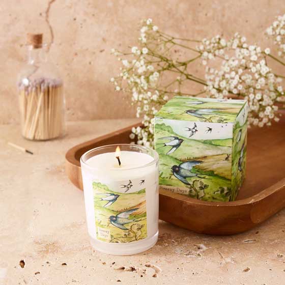 Pine, lavandin & warm clove vegan candle by Heaven Scent product photo front L